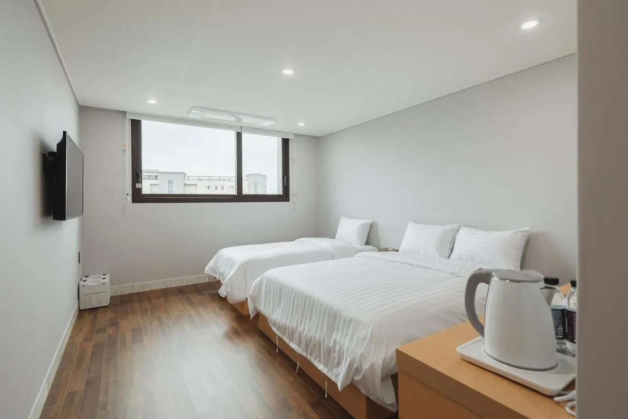 Aroomi Hotel Hyupjae Jeju