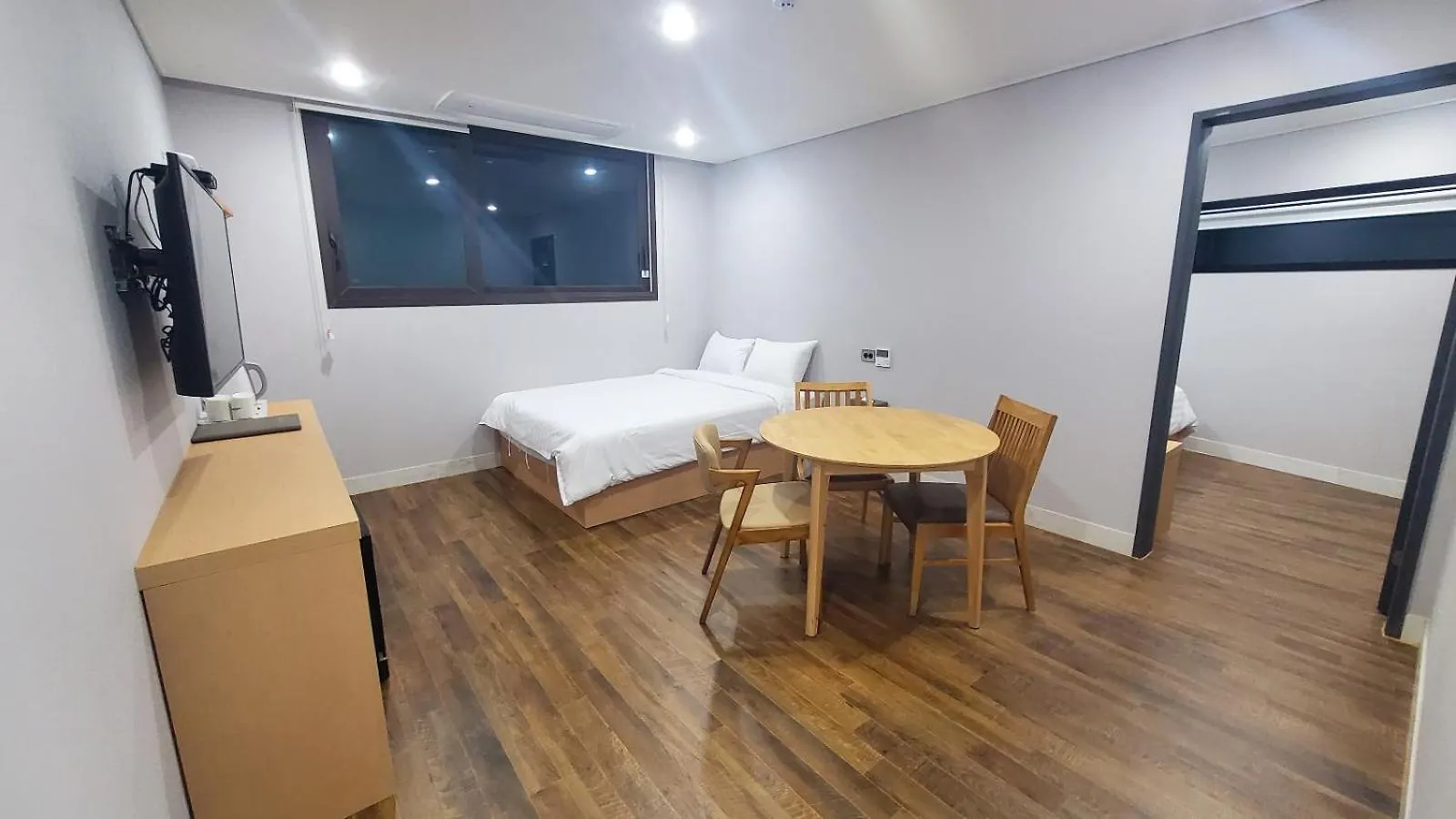 Aroomi Hotel Hyupjae Jeju South Korea