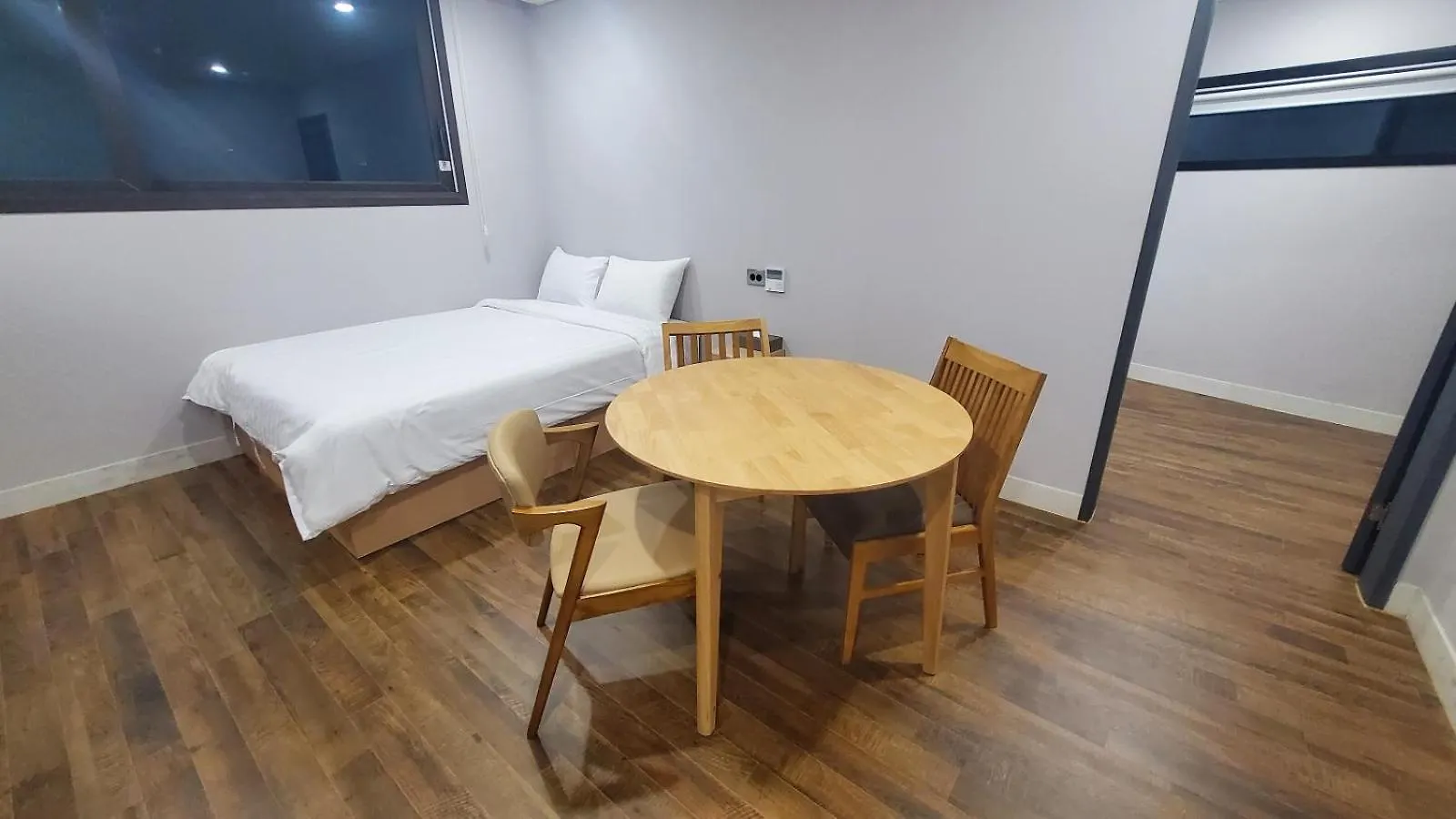 Aroomi Hotel Hyupjae Jeju 2*,